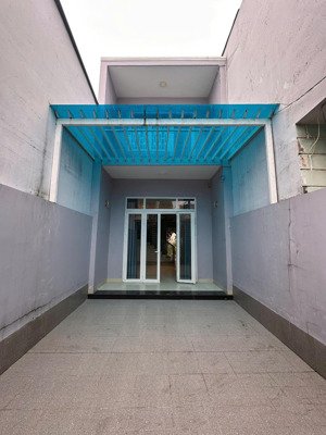 chính chủ bán nhà đất 2 mặt tiền hẻm đường 38 thoáng mát, nhà mới có sẵn. sổ hồng sạch đẹp