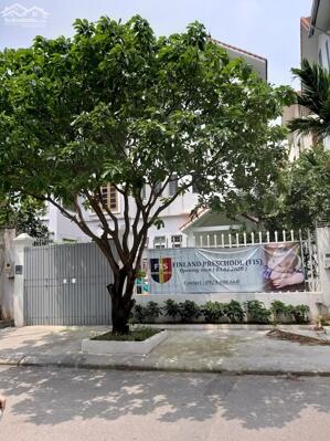 Cho thuê biệt thự Thành phố giao lưu, 200m2, 4 tầng, làm văn phòng, nhà ở.