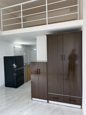 cho thuê căn hộ có bancong, cách đh fpt 50m