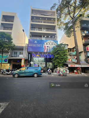 building mt trần bình trọng, q.5 - dt 10x20, 200m2 - hầm 7 lầu - thuê 330 tr/th - giá 100 tỷ tl.