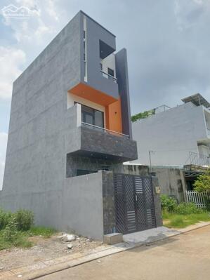  NHÀ 3 TẦNG MỚI TINH – ĐƯỜNG XE HƠI 7M – NGUYỄN XIỂN NGAY VINHOMES GRAND PARK 