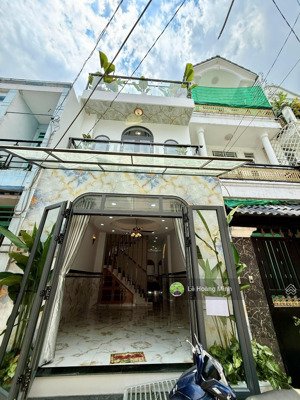 nhà phố xây mới 4m x 18m. đúc 3 tầng 1/ ngắn đường tân thới hiệp