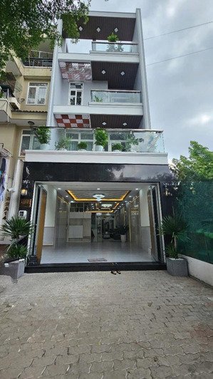 chính chủ bán nhà vị trí kd buôn bán đường 24m cao thị chính ngay chợ phú thuận q7 5*20m - 17.5 tỷ