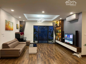 em cần cho thuê căn hộ 2 ngủ tại goldmark city giá từ 13,5 triệu/ tháng. chi tiết lh 