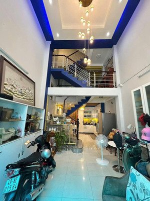 nhà khu vip đường nguyễn gia trí, dt 4.1 x 12.3m, 5 tầng, tặng nội thất cao cấp, giá 9,79 tỷ tl