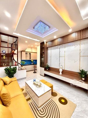 nhà văn cao, ngõ thông thẳng tắp, ô chờ tm, 30m ô tô, 3p ra hồ tây, mặt tiền khủng, thoáng, 45m2*5t