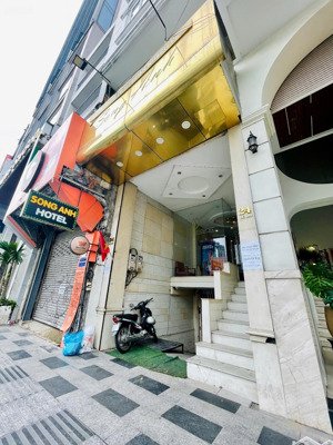 vip! siêu đẹp! mặt tiền đường 24 lê lai phường bến thành quận 1