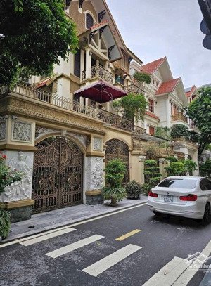 ***** biệt thự giảng võ - hàng xóm vinhome gallery - 140m2 - mt 11m - 64.5 tỷ 