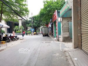 bán gấp nhà phố cự lộc, dt 150m2 x mt 8m x 5t, mặt phố kinh doanh vp, vỉa hè. giá: 37 tỷ