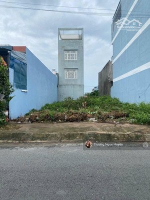 cần ra đi lô đất đ. tán kế, gần ubnd huyện châu thành, bến tre. sổ sẵn. 120m2 giá 600triêu full thổ