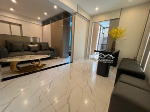 tập thể nam đồng gần trường điểm nhà đẹp về ở luôn 2pn thoáng sáng