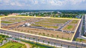 siêu phẩm đất nền sổ đỏ ngay cạnh quận 7 - 2 mặt tiền đường - hỗ trợ vay 70% - miễn lãi 15 tháng