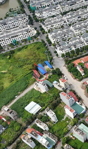 lô đất mặt đường lê trực trong khuôn viên vin cầu rào