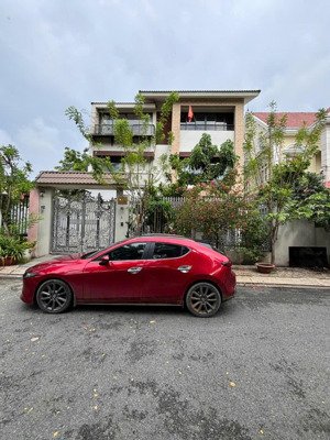 bán nhà biệt thự quận 7. kdc tân quy đông. tân phong .240m2. chỉ 36 tỷ, 12m x 20m. gần lotte mart