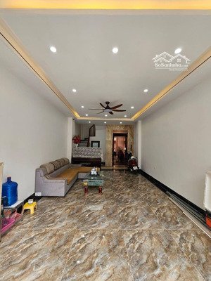 bán gấp siêu phẩm nhà mới 6t thang máy , giang biên long biên, ô tô vào nhà full nội thất cao cấp