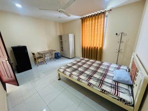 cho thuê phòng: kdc đại phúc ngay phạm hùng gần đh kinh tế. giá: 3,7 tr/th. 30m2. nội thất đầy đủ.