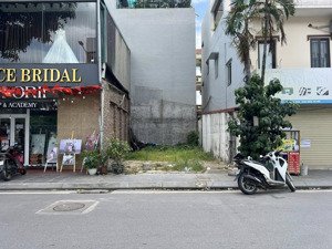 nhà cấp 4 50m, mặt phố thạch bàn, mt 5.1m, lô góc, vỉa hè, kd, giá đầu tư 17.5 tỷ.