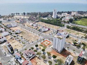đất biển trung tâm tp phan thiết, 7,1 tỷ / lô, sổ đỏ hoàn chỉnh, cách biển 300m. xd tối đa 7 tầng.