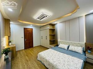 Cực rẻ 50m2 nhà đẹp 5T phố Bằng Liệt, Linh Đàm, ô tô đỗ hơn 6 tỷ