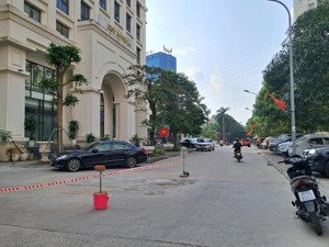 bán nhà lk kđt xa la phúc la, hà đông dt 45/75m2 x 6t, mt 4,5m, giá 19,5 tỷ có thương lượng