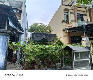 bán lô quốc lộ 1a bắc nam giao nhau với đường đông tây, sát chợ và bến xe đức long