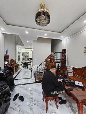 bán nhà riêng nguyễn đức cảnh 55m2 - 6 tầng giá chỉ hơn 12 tỷ