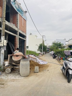 đất xe hơi tới nơi lê văn lương. phước kiển. sổ riêng