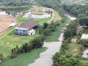 bán căn hộ 2pn view sân golf tầng cao thoáng mát, có sổ sẵn công chứng ngay