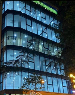 bán gấp tòa nhà ngay sân bay tân sơn nhất-cửu long- 5x30m hầm 7 tầng-hđt 7500 usd gía bán chỉ 48 tỷ