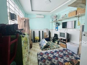 đỗ ngọc thạnh quận 5, chỉ 3tỷ hơn, 24m2 3 tầng đúc bê tông.