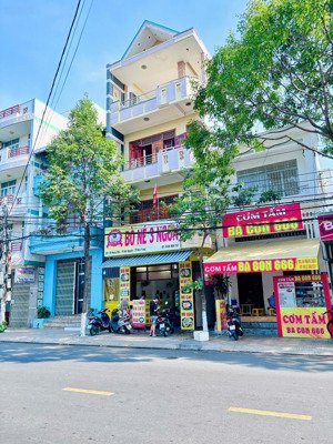 nhân - nhà 4 tầng đường hoàng diệu 3phòng ngủ và 7 phòng trọ. đang có dòng tiền hàng tháng 23tr