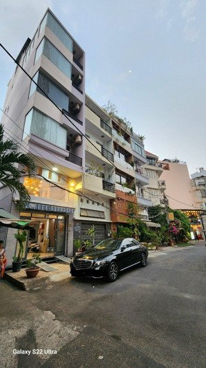 cho thuê nhà đẹp full nội thất . lê văn sỹ, quận 3. nhà đẹp dọn vào ở ngay.giá 35tr