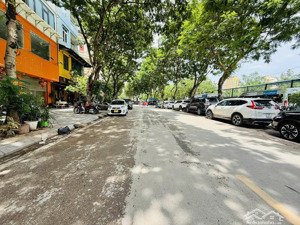 sốc - giảm chào mạnh : vạn phúc - ba đình 54m - 6 tầng, mặt phố lô góc, vỉa hè rộng - chỉ 36.5 tỷ!