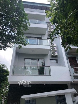 cho thuê nhà mặt sau phố đỗ quang,lô góc,ô tô đỗ cửa,diện tích 75m * 5 tầng 1 tum,giá 35 triệu