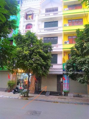 cho thuê vp (5 tầng) số 46, ngõ 10 nguyễn văn huyên cầu giấy hà nội. dt mặt bằng: 62 m2.