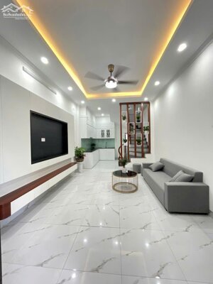 Cực Hiếm! Nhà 5 Tầng Mới Xây Di Trạch Hoài Đức-Lô Góc Chỉ NHỉnh 4 Tỷ