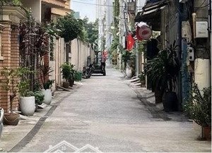 nhà phố bà triệu 46m2, mt 4,5m, ô tô đỗ cửa, 8 tỷ