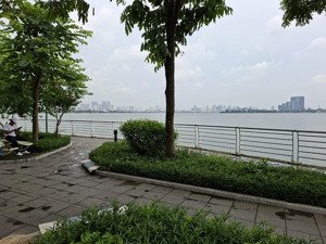 bán nhà mặt phố lạc long quân, nhật tân, tây hồ, 90 tỷ, 200m.