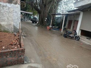 chính chủ gửi bán 60m long châu,phụng châu,chương mỹ hà nội
đường trước mặt rộng rãi xe tải tránh