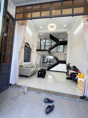 nhà mới full nội thất 3pn 3wc phan huy ích gần các tiện tích
