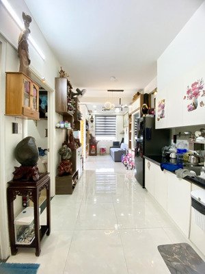 chủ cho thuê căn 2pn góc 52m2, full nội thất, nhà mới, tầng cao mát, 7.5tr/tháng. lh: 