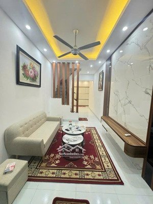 chính chủ cần bán - nhà riêng 4 tầng ở đội cấn dt 41/44m2 (nhà mới, có sân riêng)
