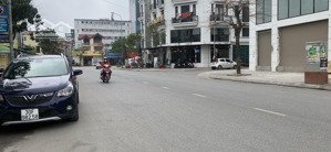 bán gấp 140m2, mt 7m đường 22m trung tâm trâu quỳ kinh doanh ngày đêm. cách hồ 3 bước giá 250tr/m2