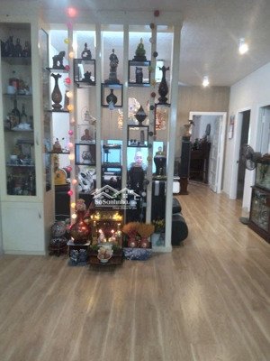 bán căn hộ vtcenter 102m2,3pn,2wc giá 3tỷ350tr.call mr hà.