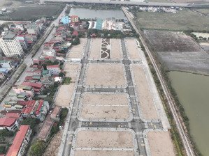 đất nền 90m2 mặt phố từ sơn - cách long biên chỉ 4km - giá chỉ 6,8 tỉ mặt tền 5m xây tự do