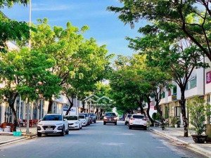chính chủ cần bán mặt tiền kinh doanh shophouse fpt