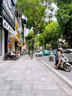 mặt phố kim mã dt: 120m2, mt hơn 5m giá 47 tỷ thương lượng mạnh