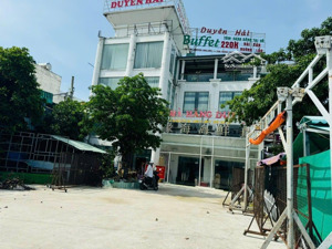 mặt tiền view đường lớn cực đẹp đông đúc quận 7