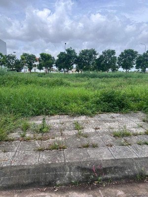 chính chủ gửi bán 1 lô ở khu đô thị xanh tân quang minh giá siêu tốt.