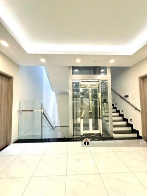 cho thuê biệt thự 100tr/th 5pn full nội thất luxury, q.2 - 455m2 sàn, vào ở ngay lh 